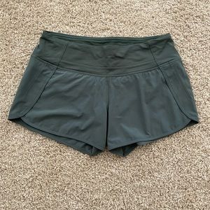 Lululemon Speed Up Mid-Rise Lined Short 4”